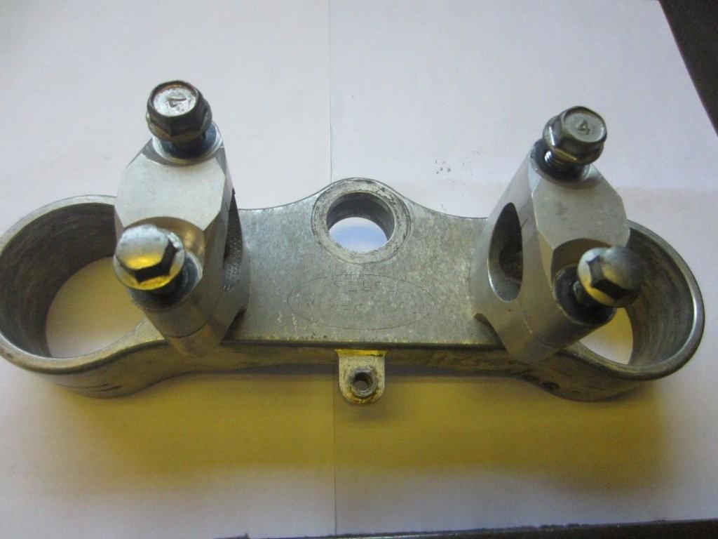 Kroonplaat boven KX 125 03/08 stuur 28 mm